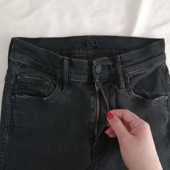 Mother Insider Crop Step Fray Hem Bootcut Jeans in Not Guilty Black 24 - Picture 7 of 16